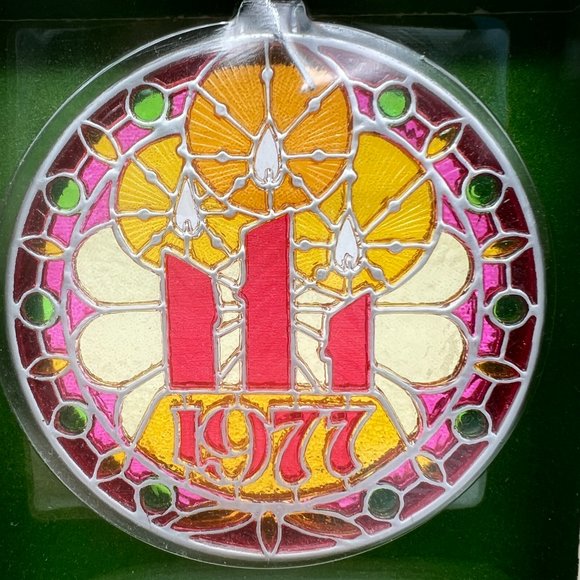 Hallmark TIFFANY CLASSICS Ornament Red Candles Faux Stained Glass 1977 NEW - Picture 3 of 5